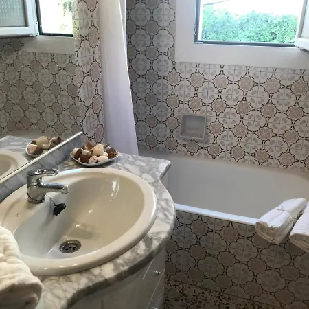 Far Bay Apartment *
