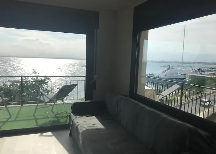 Apartment Far Bay Roses