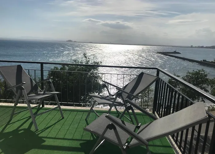 Far Bay Apartment
